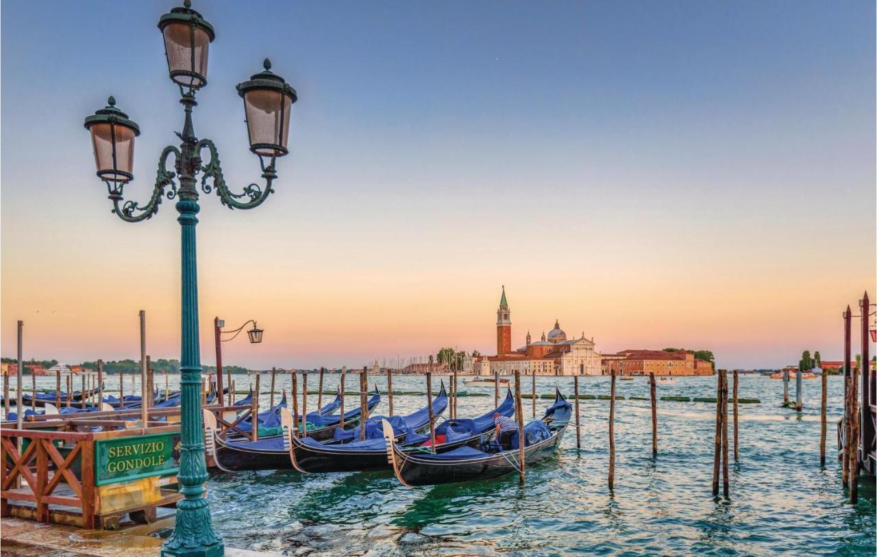 Nice Apartment In Venezia -Ve- With Wifi ภายนอก รูปภาพ